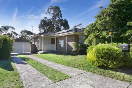 75 Maple Street Seaford VIC - Photo 3