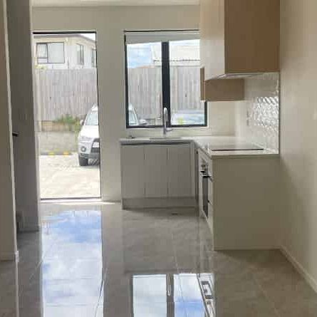 7/1 Sylvan Cresent, Te Atatu South - Photo 1