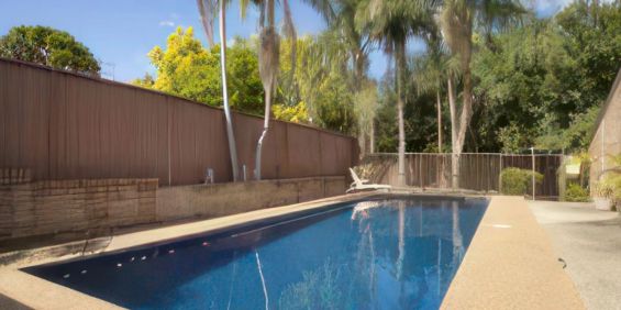 Well Maintained Spacious 3 Bedroom Townhouse - Photo 3
