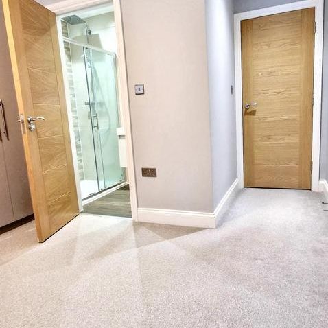 3 bedroom flat to rent - Photo 1