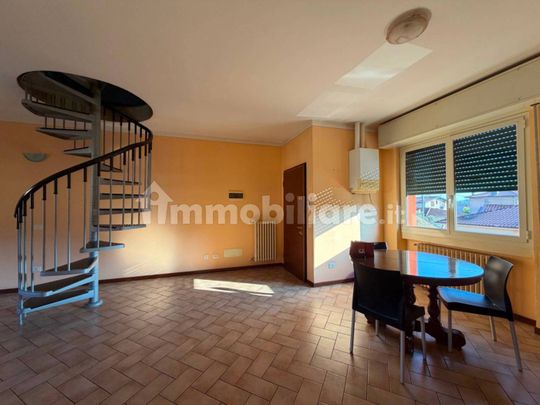 Trilocale buono stato, su più livelli, Nigoline Bonomelli, Corte Franca - Photo 1