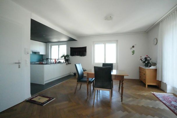 Gepflegte 2.5-ZWG mit schönem Weitblick - Photo 1