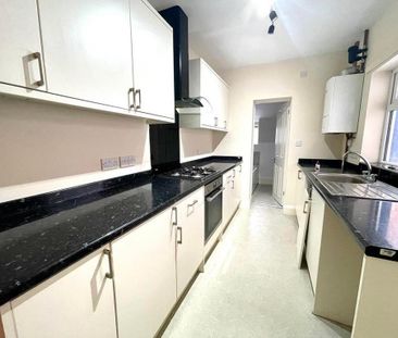 3 bedroom terraced house to rent - Photo 6