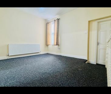 2 Bed Terraced House, Dersingham Avenue, E12 - Photo 2