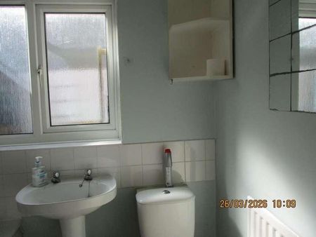 Dryden Street, Swindon, SN1 - Photo 4