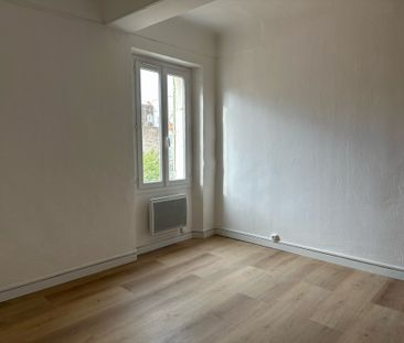 Location Appartement 2 pièces 47m² TOULON 83000 - Photo 3