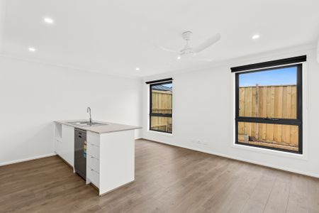 27 Leona Drive, Wyndham Vale VIC 3024 - House For Rent | Domain - Photo 3
