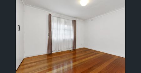 LOVELY 3 BEDROOM FAMILY HOME..... - Photo 4