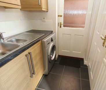 Detached house to rent on - Photo 2