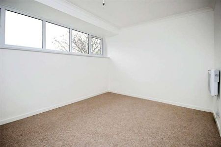 Gun Hill Place, Basildon, SS16 - Photo 3