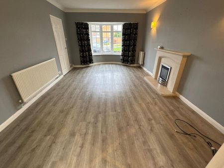 4 bedroom detached house to rent - Photo 2