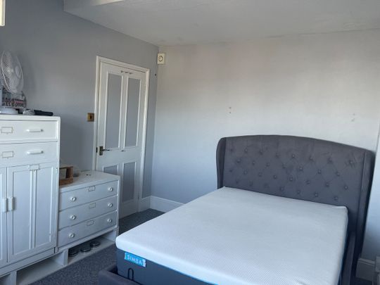 Room in a Shared House, Sussex Square, BN2 - Photo 1
