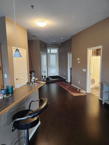 Spacious 2 Bedroom, 2 Bathroom Condo - Photo 2