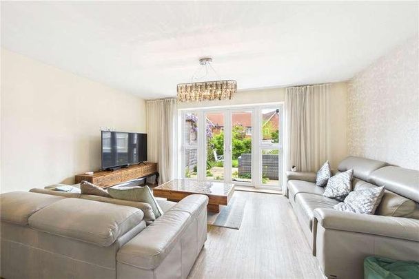 Addams Mews, Spencers Wood, Reading, RG7 - Photo 1