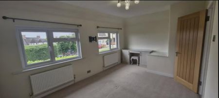 2 bedroom semi-detached house to rent - Photo 4
