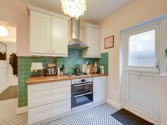 1 Bed Flat, Elthruda Road, SE13 - Photo 1