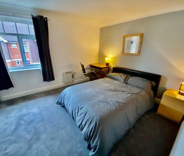 4 Bed Penthouse, Kings Hall, B13 - Photo 3