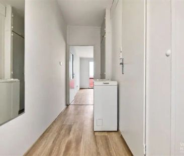 Světlý byt se zasklenou lodžií - Photo 1
