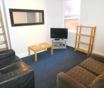 4 bedroom terraced house to rent - Photo 1