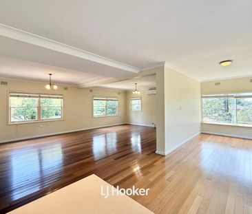 Spacious Home with Modern Internal Fittings - Photo 1