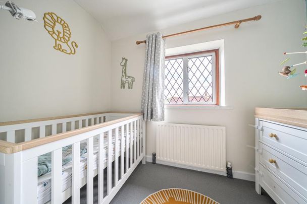 Gosden Hill Road, Guildford, GU4 - Photo 1