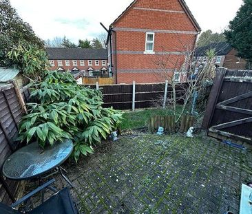 2 bedroom semi-detached house to rent - Photo 6