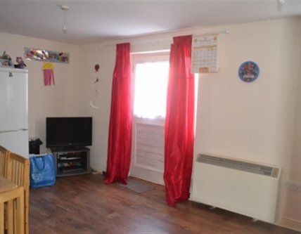 Two bedroom ground floor apartment - Siloam Place - Photo 2