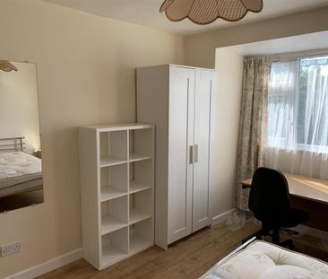 4 bedroom private hall to rent - Photo 2