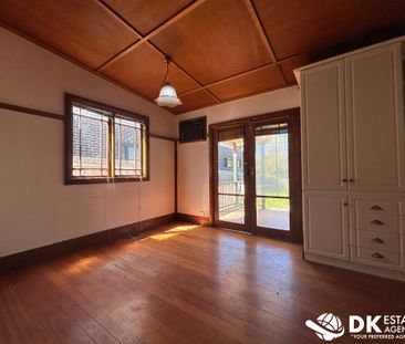 Comfortable & Convenient Living in the Heart of Sunshine - Photo 2