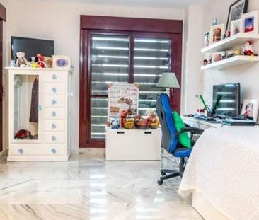 Luxury Townhouse for rent in Estepona, Andalusia - Photo 4