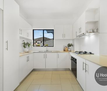 Available 12 December - Photo 5