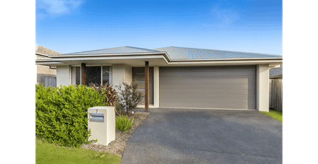 Spacious Family Home in the Heart of Yarrabilba – 7 Rosewood Street - Photo 4