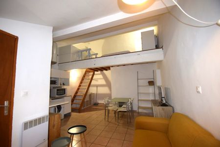 Location Appartement 1 pièce 35m² BASTIA 20200 - Photo 2