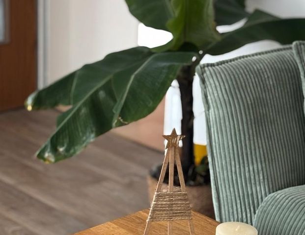 Moderne, helle Dachgeschosswohnung zu vermieten - Foto 1