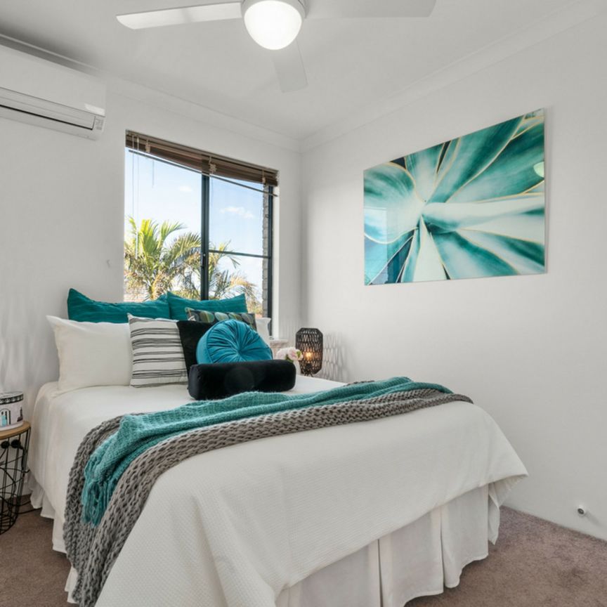 Gloriously Sun Filled Spacious Home - Photo 1