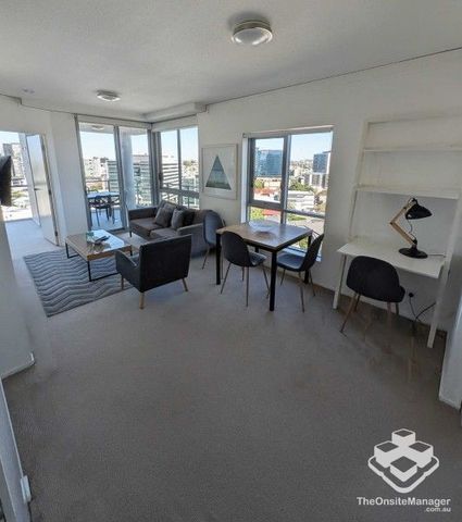 1 Bed & Bath + 1Study + 1 Park Corner Room - Photo 2