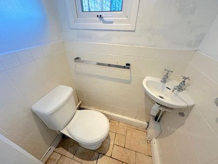 2 bedroom semi-detached house to rent - Photo 2