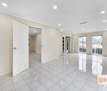 Double Storey Family Home For Lease in Cambridge School Zone! - Photo 1