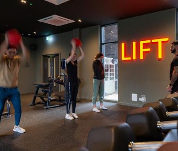 1 bedroom in a flat share to rent - Photo 2