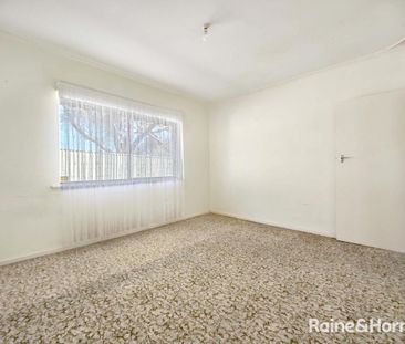 Spacious Family Home in Murray Bridge - Photo 5