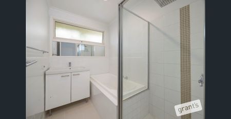 COSY 2 BEDROOM UNIT IN BEACONSFIELD - Photo 2