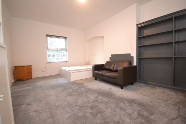 1 bedroom Flat To Let - Photo 1