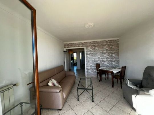 Location Appartement 2 pièces 49m² ST LAURENT DU VAR 06700 - Photo 1