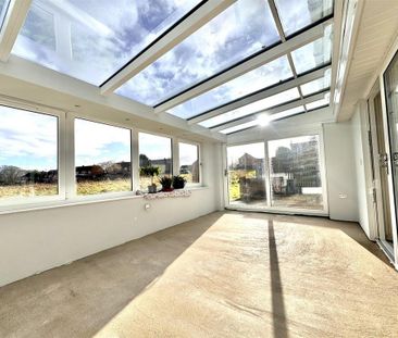 3 bedroom detached bungalow to rent - Photo 4
