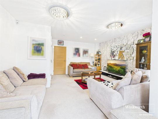 3 bedroom semi-detached house to rent - Photo 1