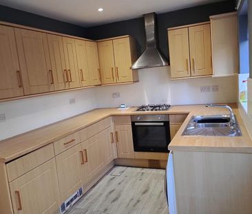 3 bedroom terraced house to rent - Photo 5