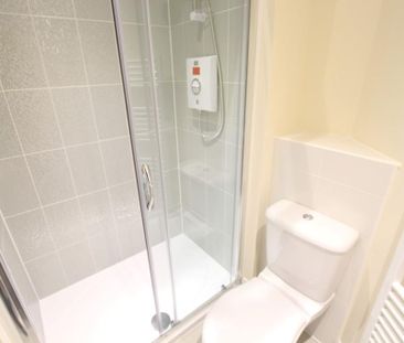 3 bedroom semi-detached house to rent - Photo 6