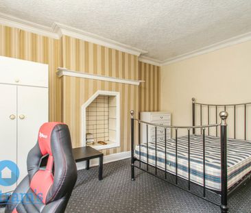 6 bed Detached House for Rent - Photo 1