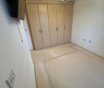 4 bedroom detached house to rent - Photo 3