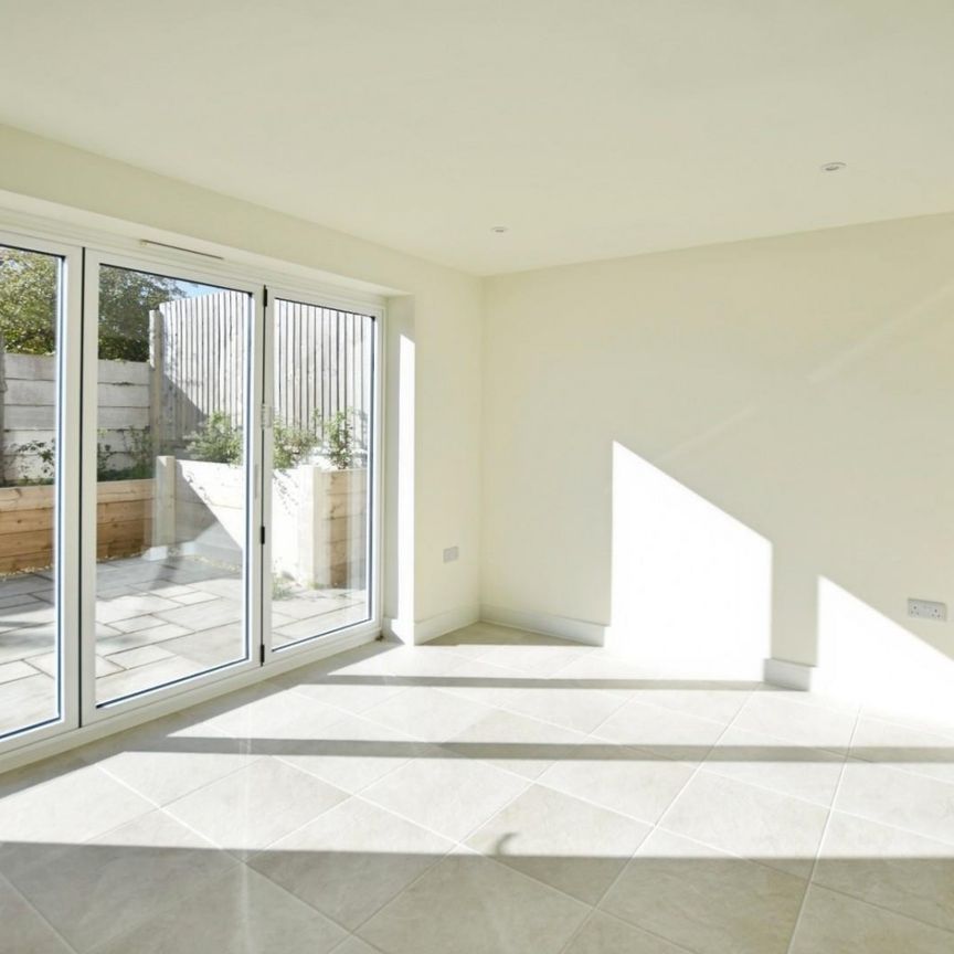 3 bedroom House To Let - Photo 1